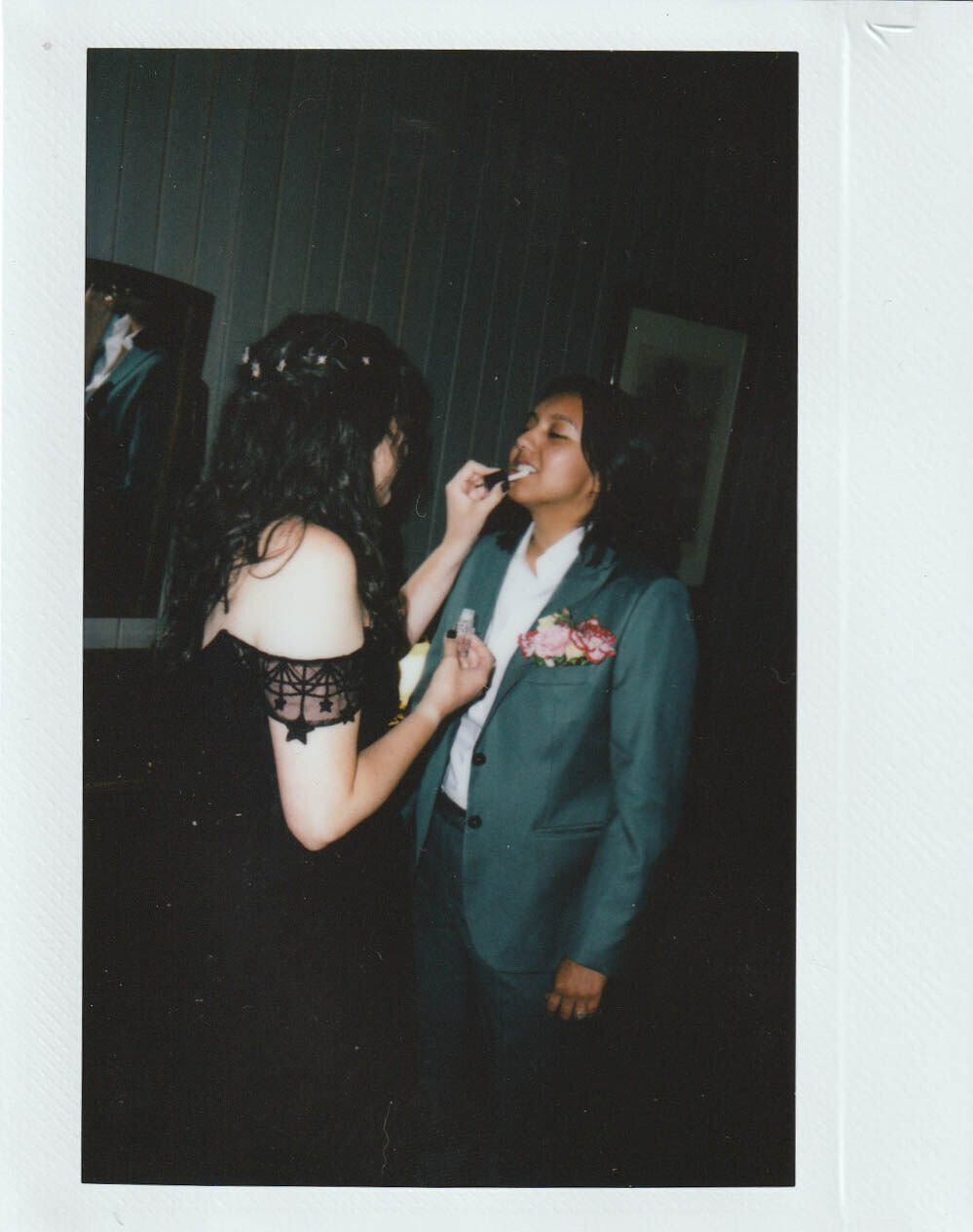 GettingReady_Brenda&JanieElopementPhotos_OregonWeddingPhotographer_KuroCreativeHouse-73