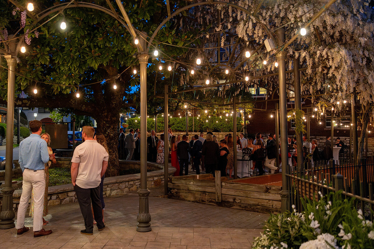 BluffViewArtDistrictWedding_0628