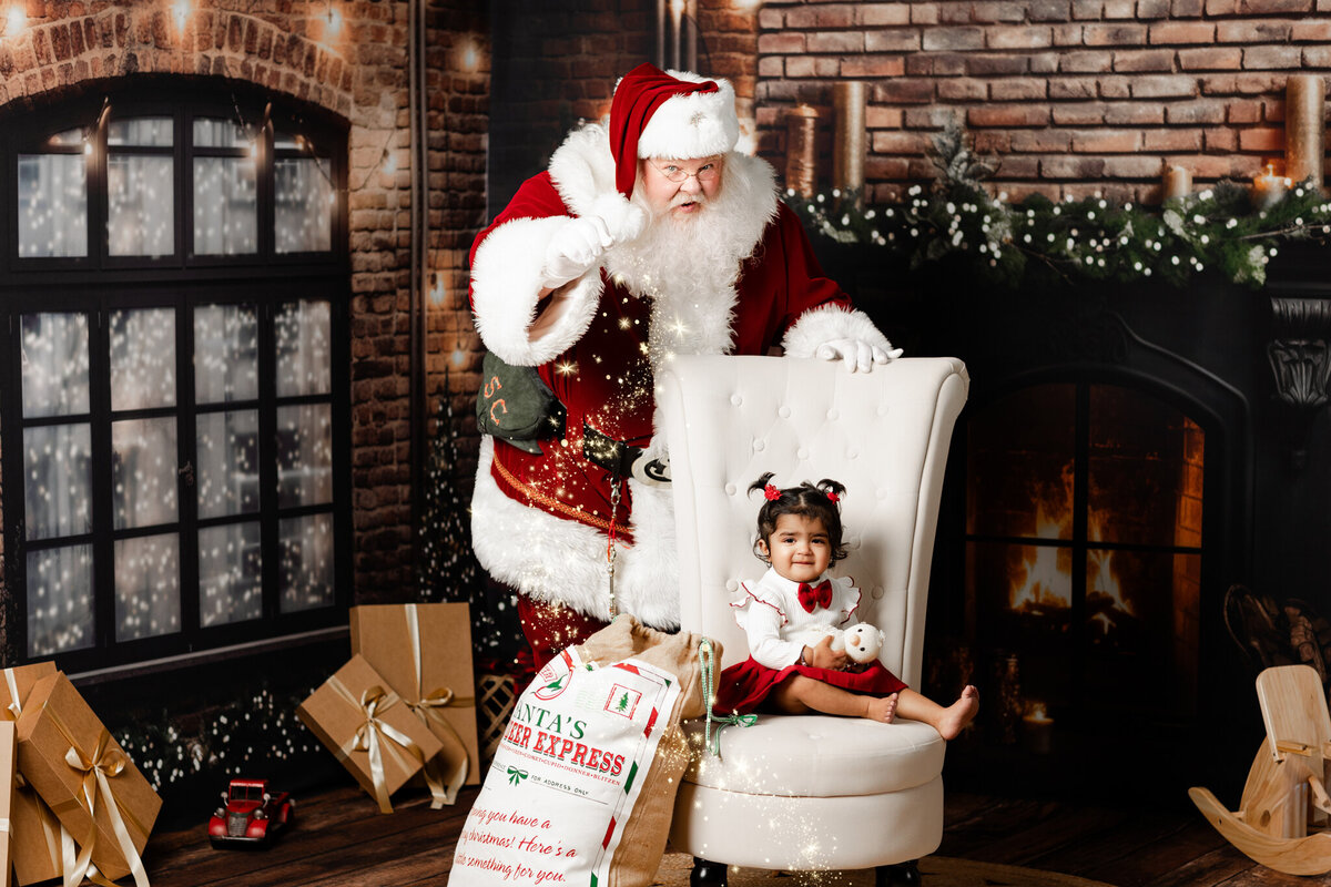 Best NWA holiday photographer, holiday portraits near me, Northwest Arkansas holiday photography, NW Arkansas holiday photos, NWA santa photos