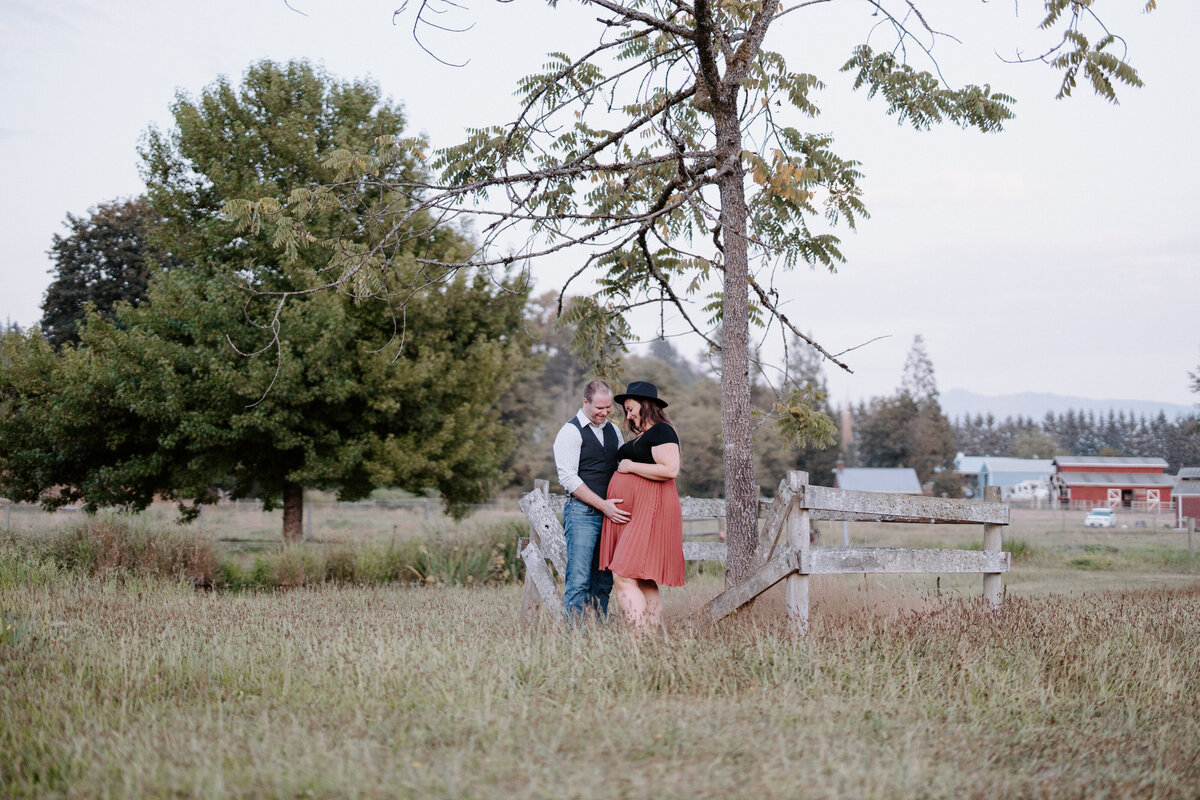 Seattle based motherhood, newborn and family photographer.