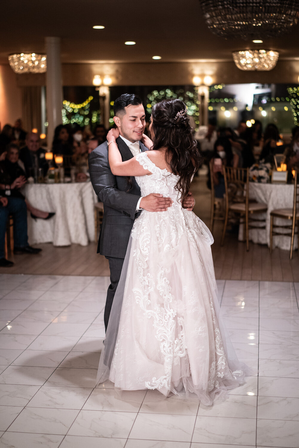Couple dances at Southern Oaks wedding