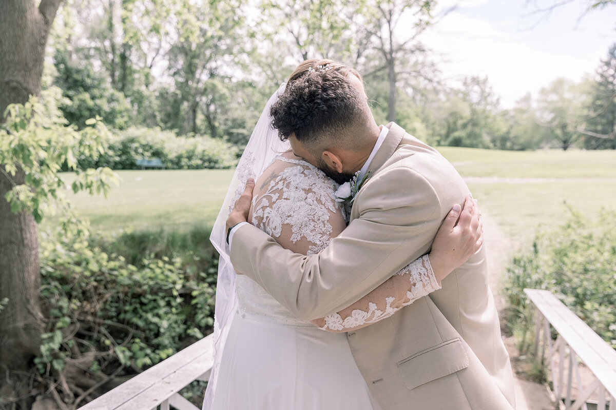 Detroit-Michigan-Wedding-Photographer-Heather-and-DJ-9