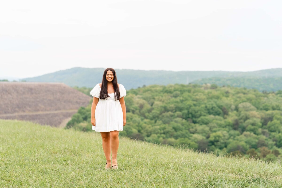 Image of UTC graduate at Raccoon Mountain during session with Chattanooga senior photographer