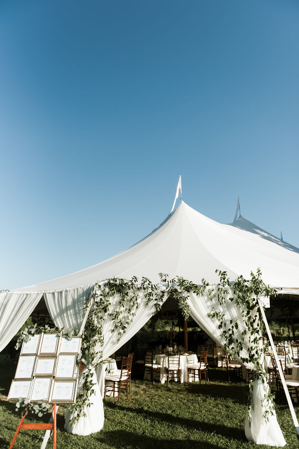 tent-entry-at-stone-acres-farm-jen-strunk-events