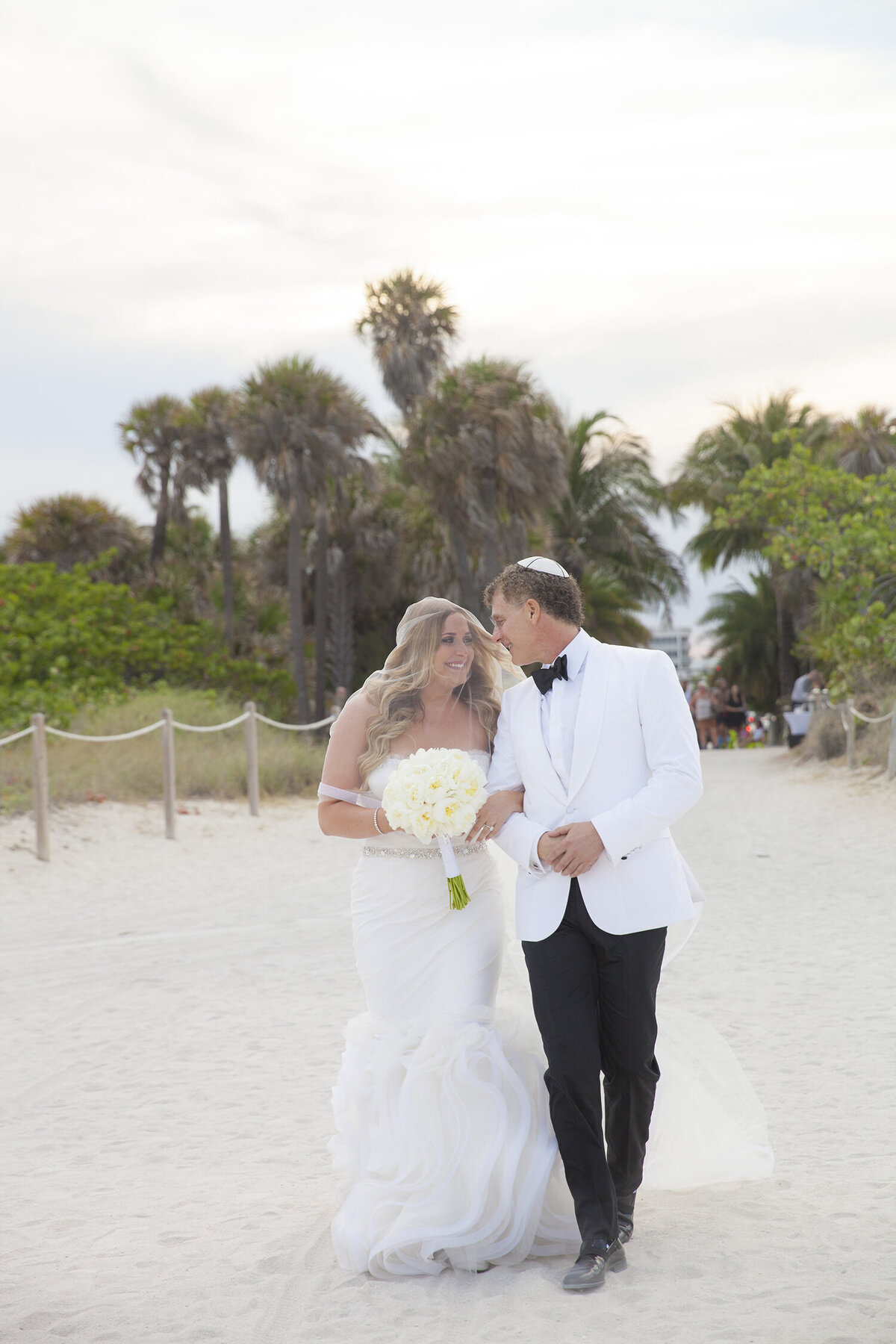 00020-monochrome-wedding-w-south-beach-chris-weinberg-events