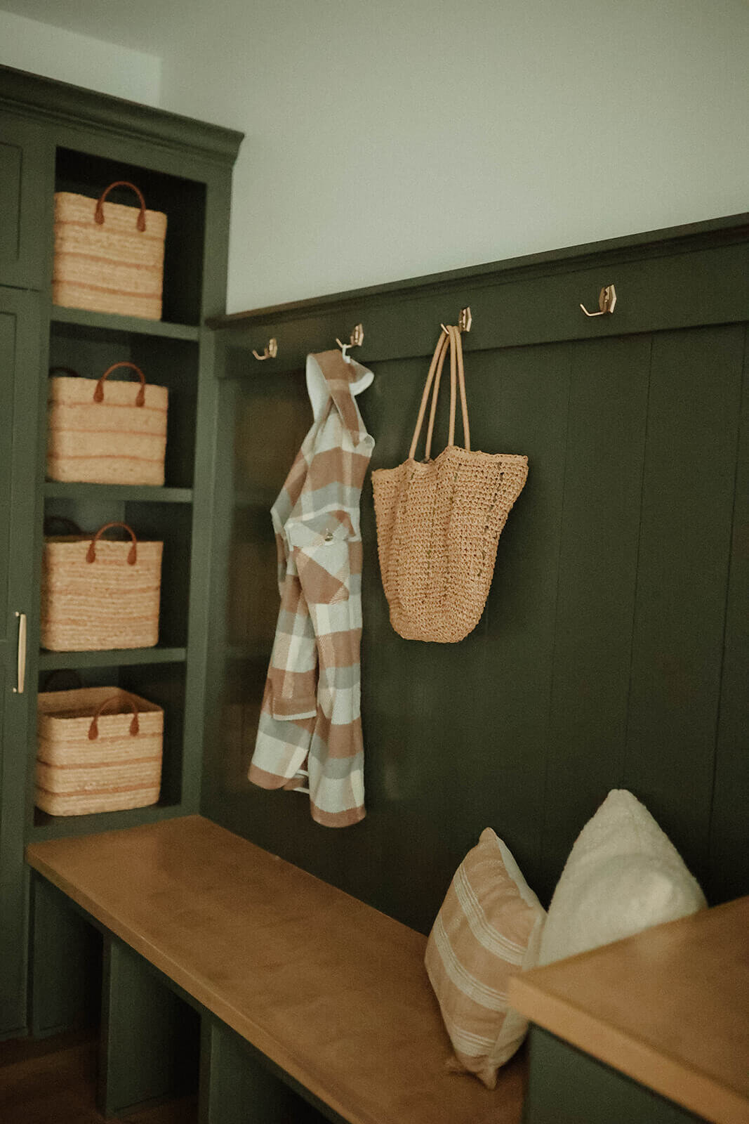 L-Ave-Mudroom-Interior-Design-Grimes-Des-Moines-Waukee-West-Des-Moines-Ankeny-Lake-Panorama-Central-Iowa-3F1A2869