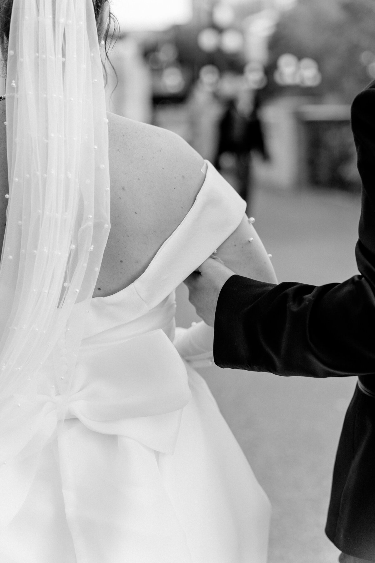 1131 Pascale and Nicolas NAC OBorn Room Wedding Downtown_Ottawa_Photography by Emma