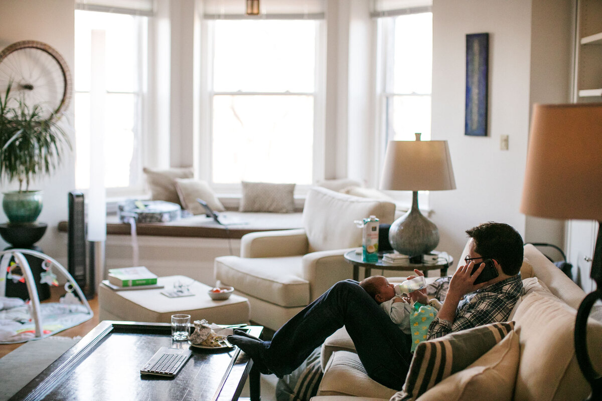 candid-natural-boston-newborn-family-photographer-zev-fisher-017