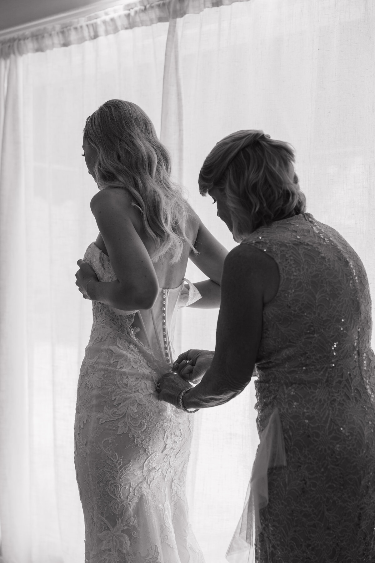 K. Lauren Photography - Kayla & Michael Sneak Peeks-33