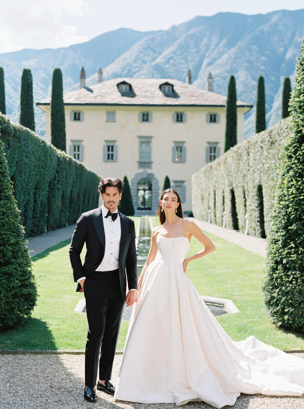 Villa Balbiano Wedding - Bride and groom making their grand entrance at Villa Balbiano