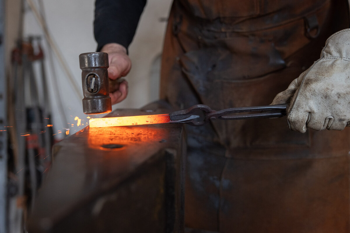 ct-brand-photography-blacksmith-hammering-steel-2