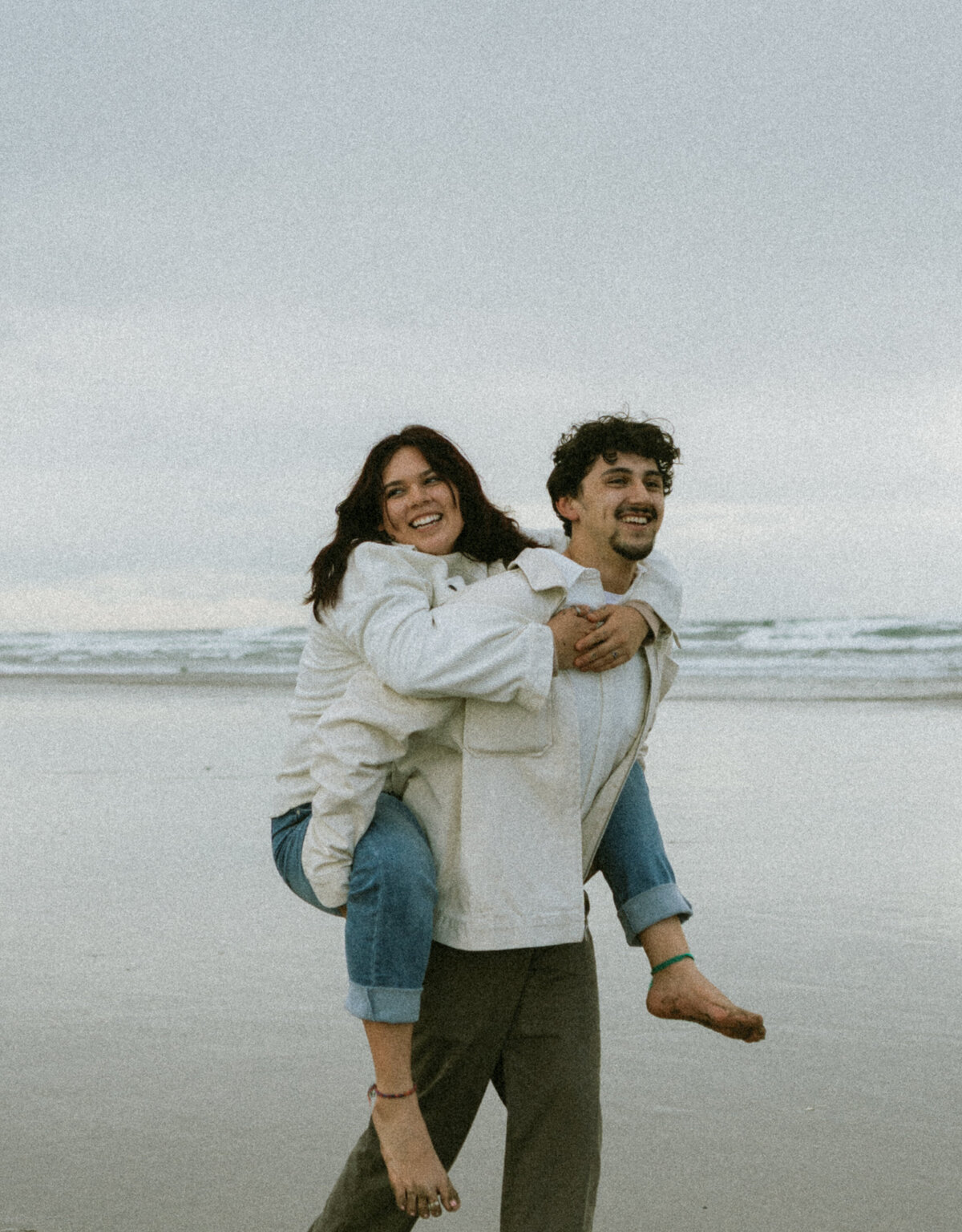 cannon beach - oregon documentary storytelling - couples sunset photos-10