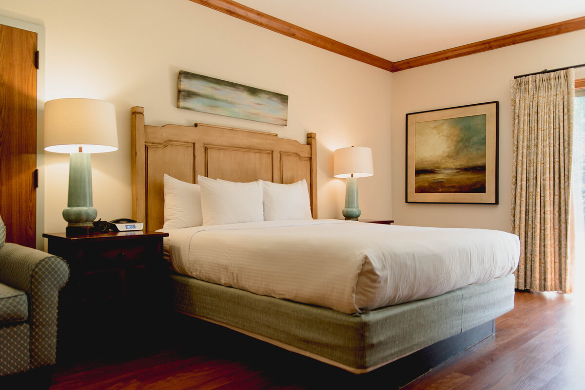 Lodge_KingRoom_1