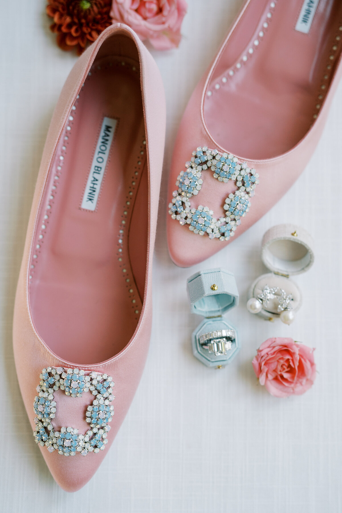 Detail photos of pink shoes