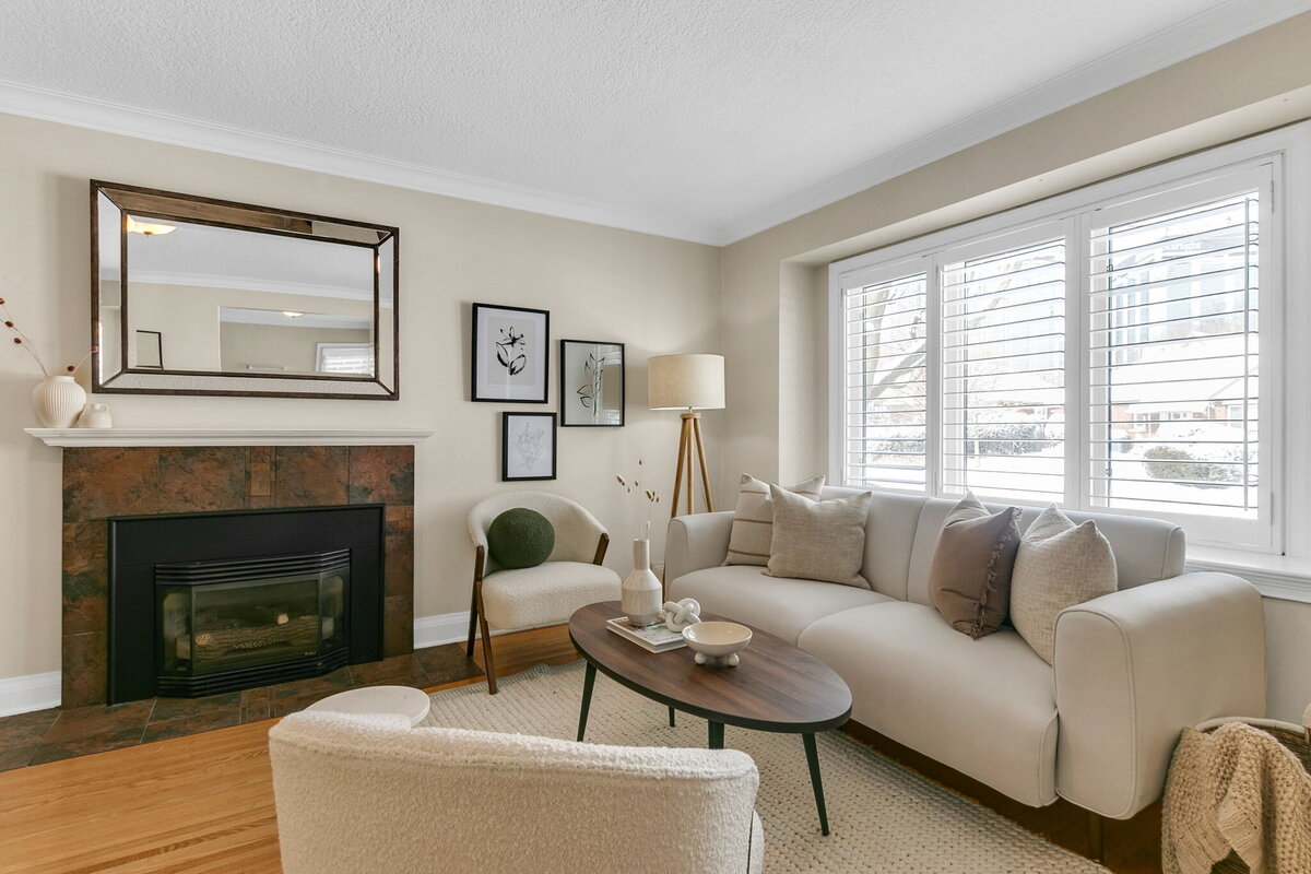 8-web-or-mls-8_002_Living Room