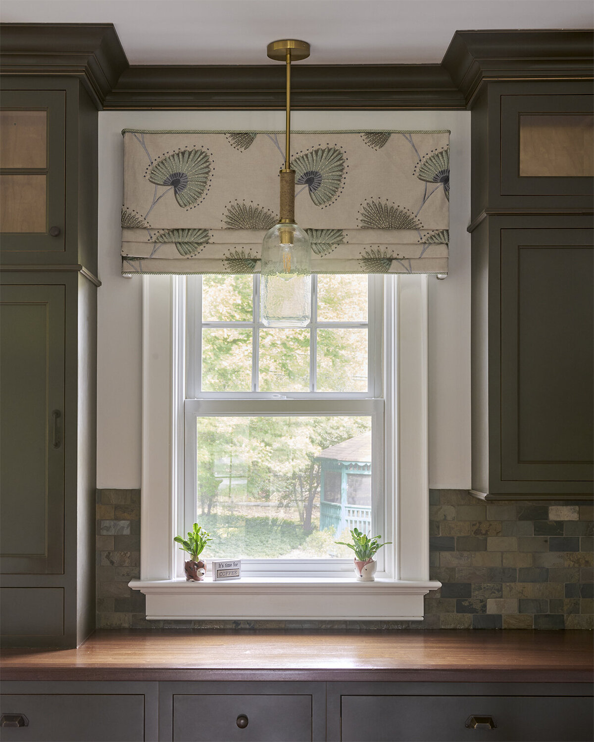 lantern_lores_kitchen_02