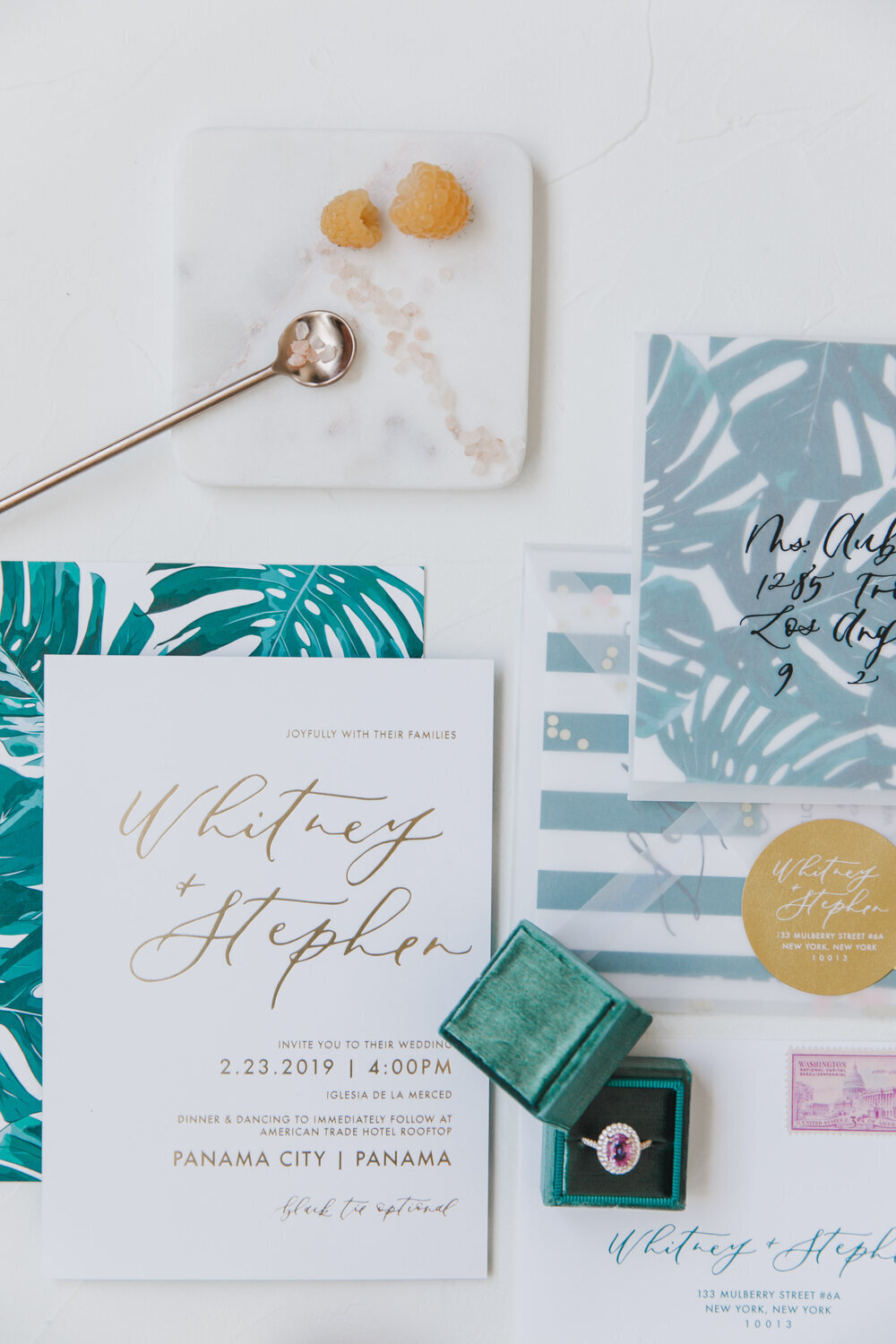 Gold+and+green+tropical+wedding+invitations