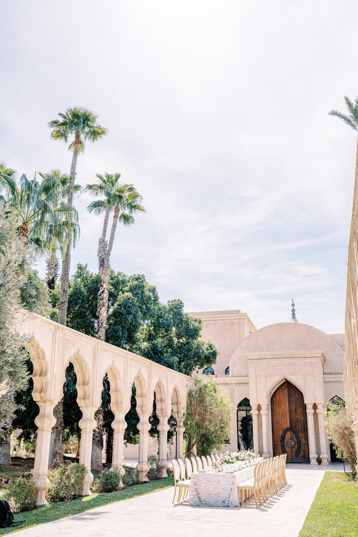 Wedding reception at Palais Namaskar Morocco for a destination wedding photographed by Italy photographer