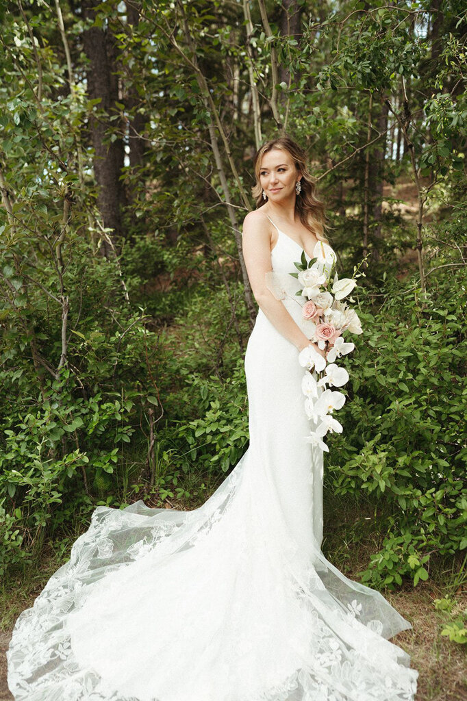Trendy and fun bridal bouquet by Foxglove Studio, contemporary Calgary, Alberta wedding florist, featured on the Brontë Bride Vendor Guide.