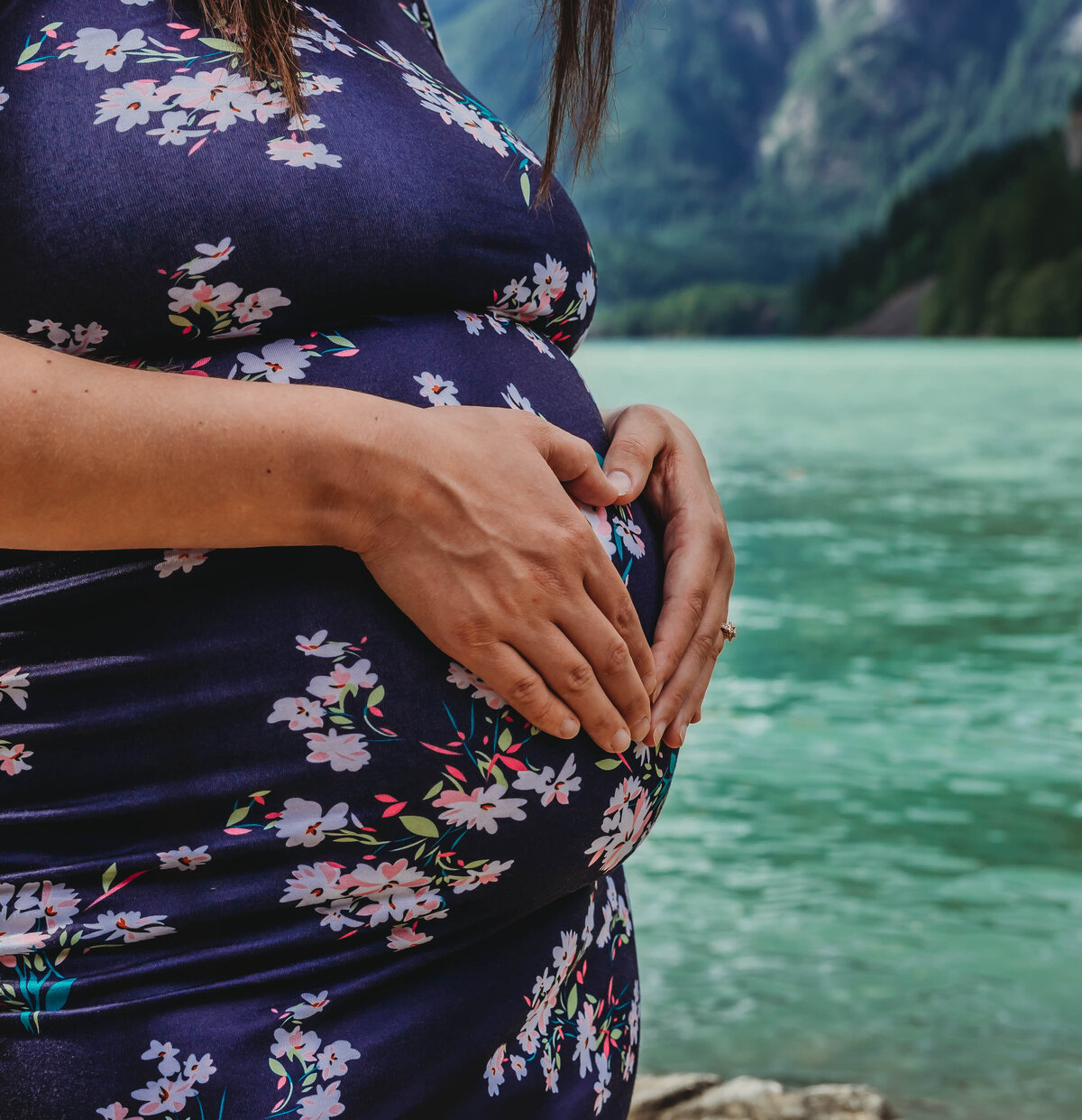 North Cascades national park maternity session 10-7337