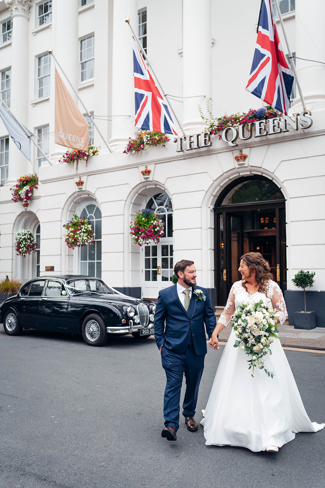 queens-hotel-cotswold-cotswold-weddingwedding-photographer