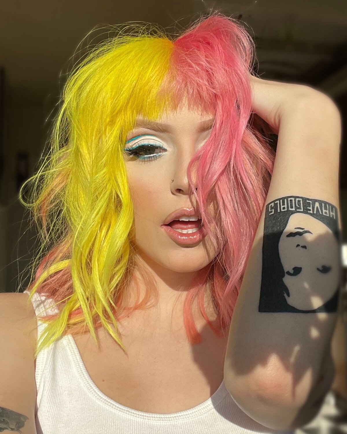 Facetune_17-11-2022-11-55-15