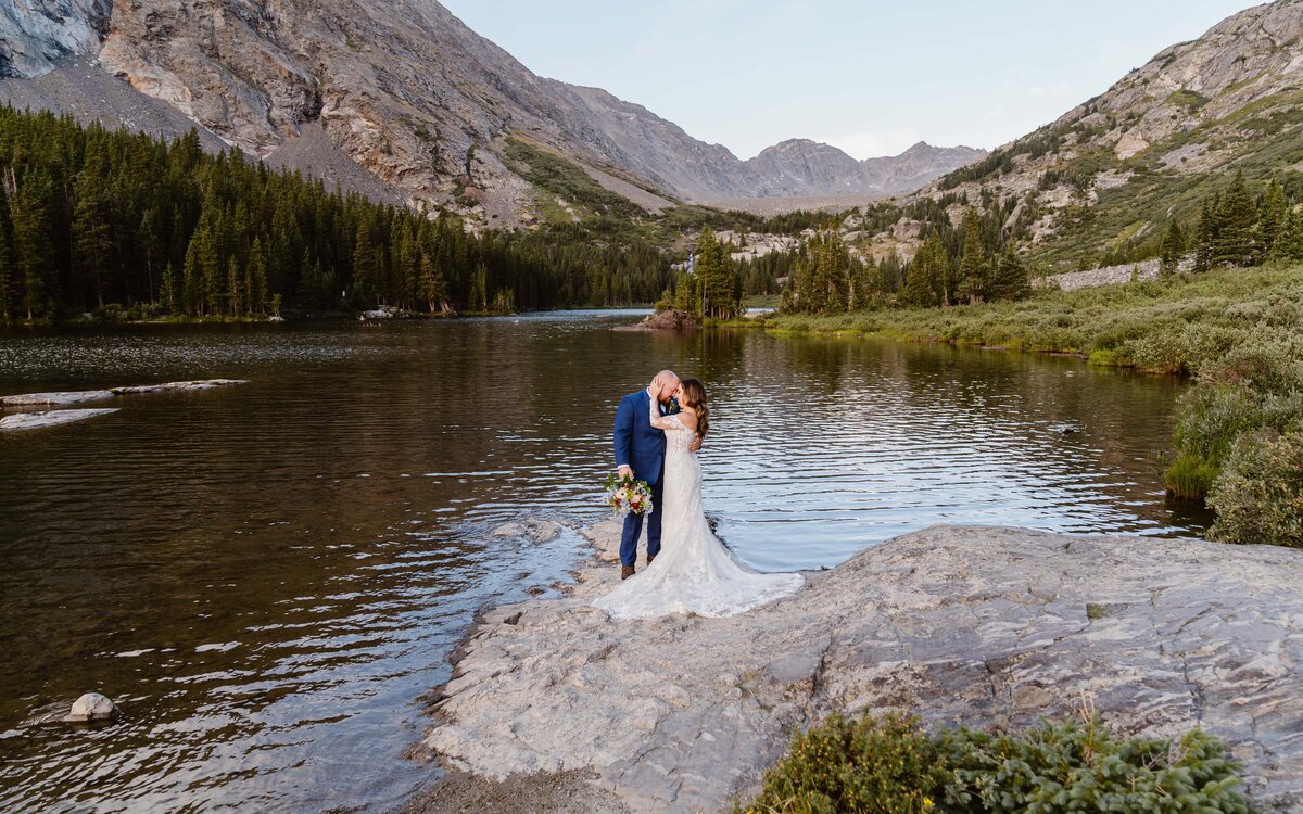 Couple gets married at alpine lake in Colorado
