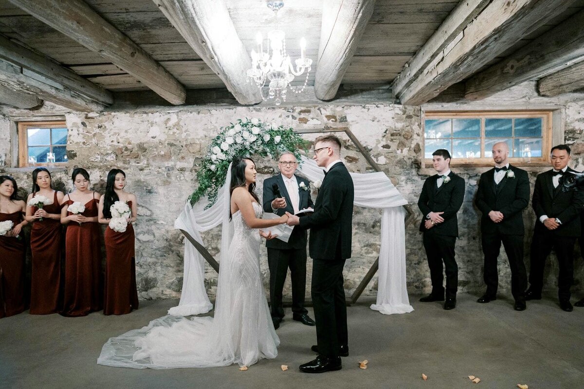 W11-Wedding-Photos-Caledon-Valley-Estate-Eleanor-and-Michael-2024-11-02-2500px-1158