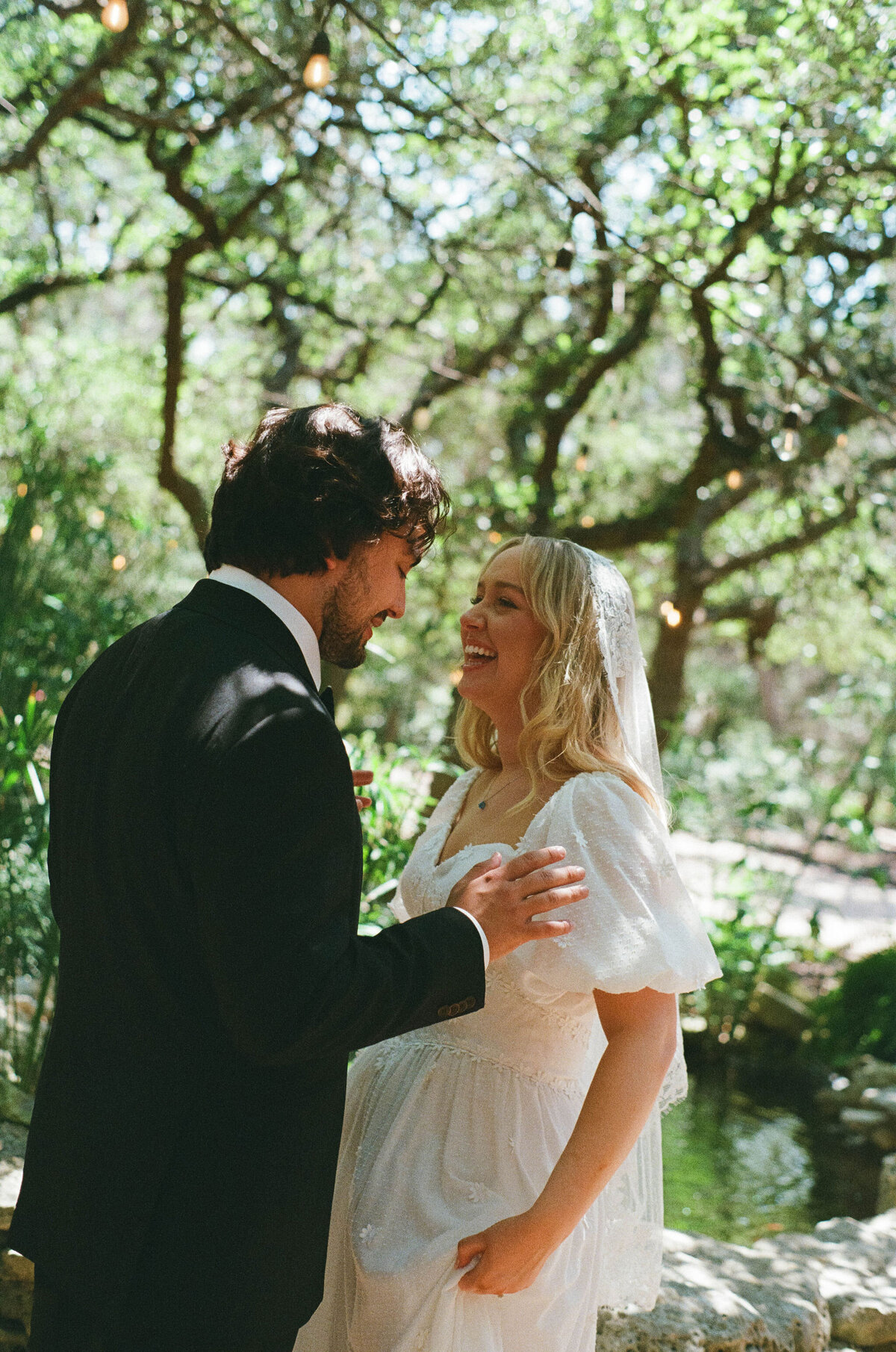 Chloe&ThomasWeddingPhotos_Previews_AustinWeddingPhotographer_HereafterFilms-29