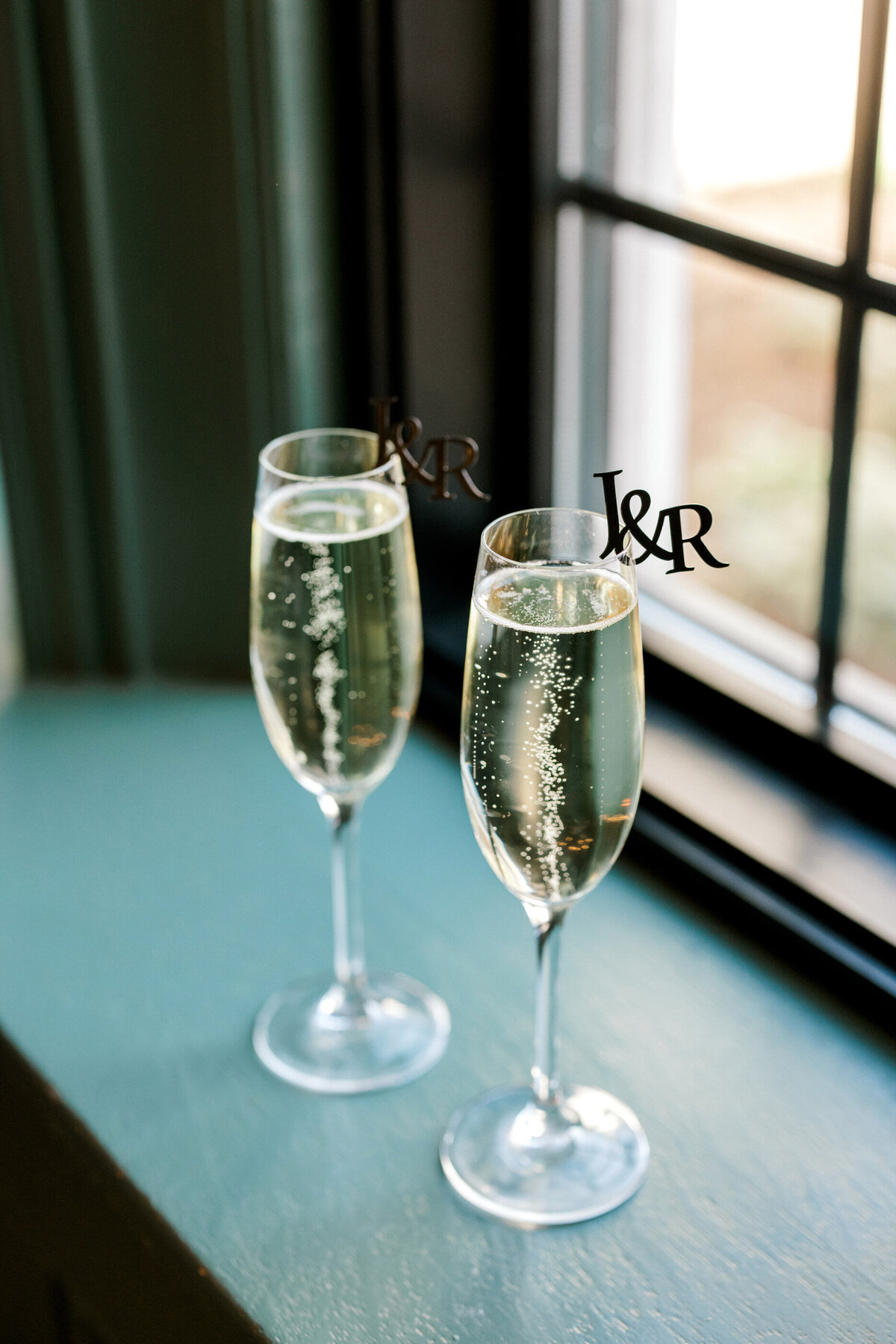 champagne at pendry natirar cocktail hour