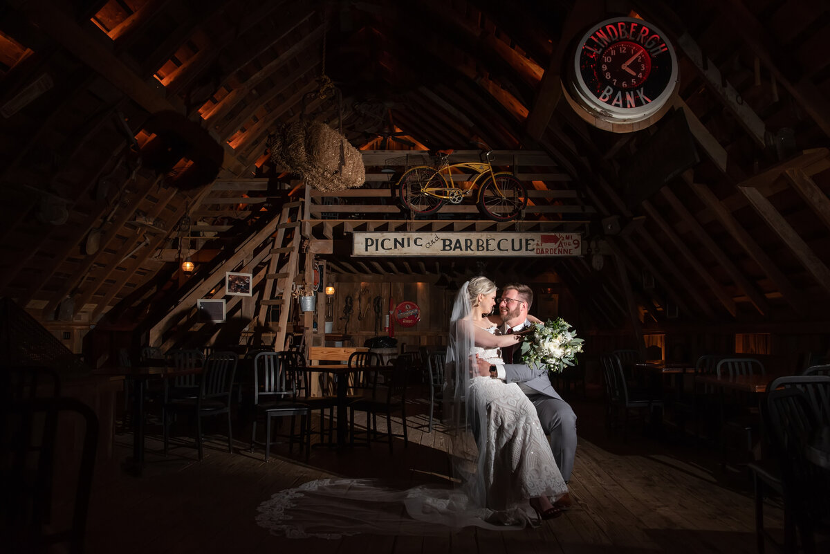 sarah-oberheim-photography-best-st-louis-missour-marriott-cedar-lake-cellars-wedding-photographer50