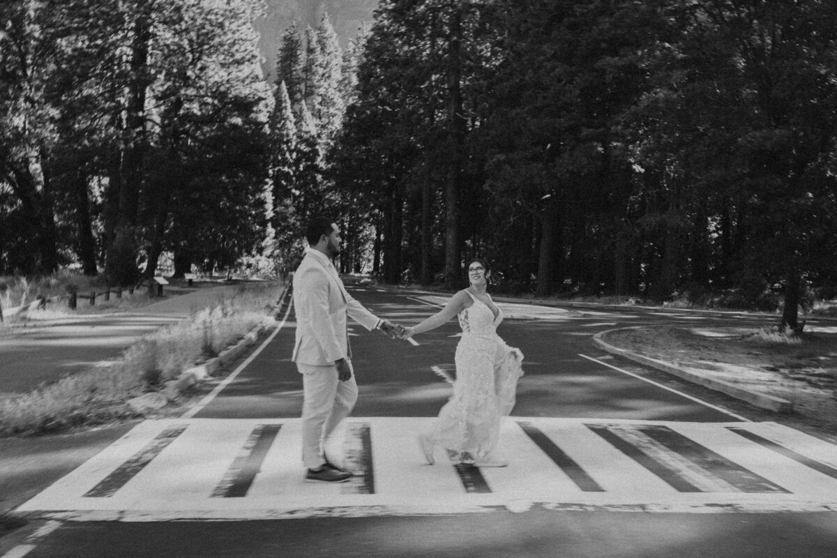 Morgan-Xavier-Yosemite-Elopement-Sneak-Peeks-36