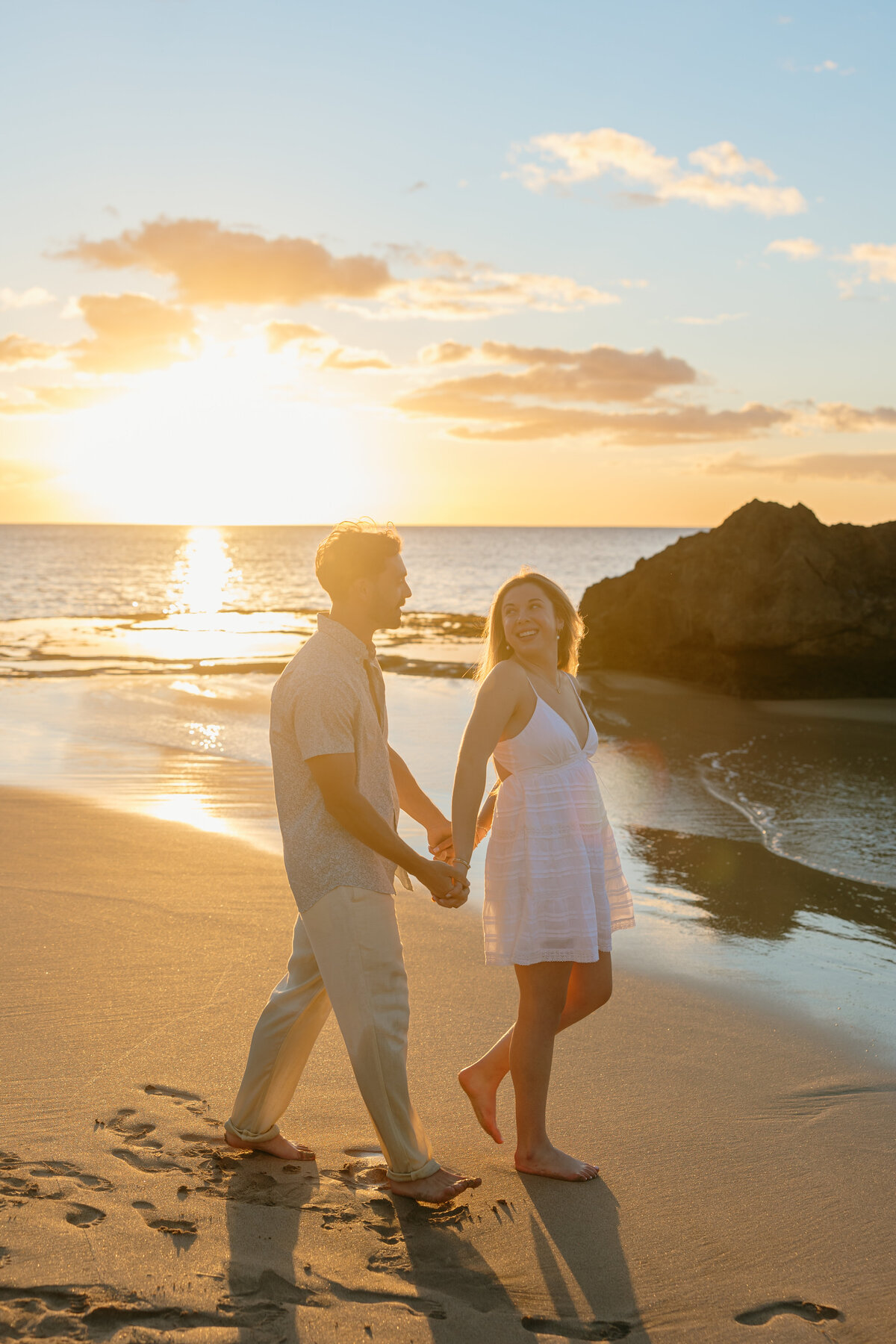 Oahu Hawaii Couples Photographer