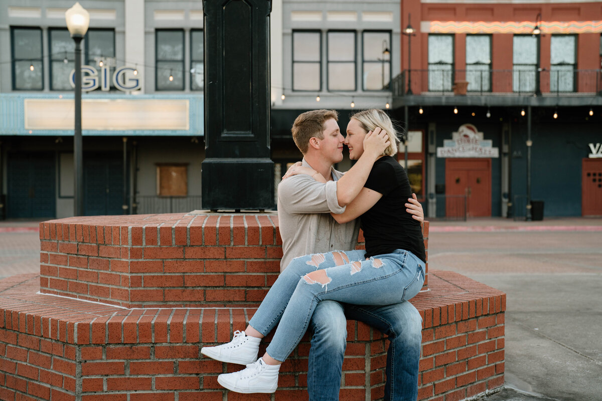 Downtown_BEaumont Couple session_Courtney lasalle photography_Crockett street-4