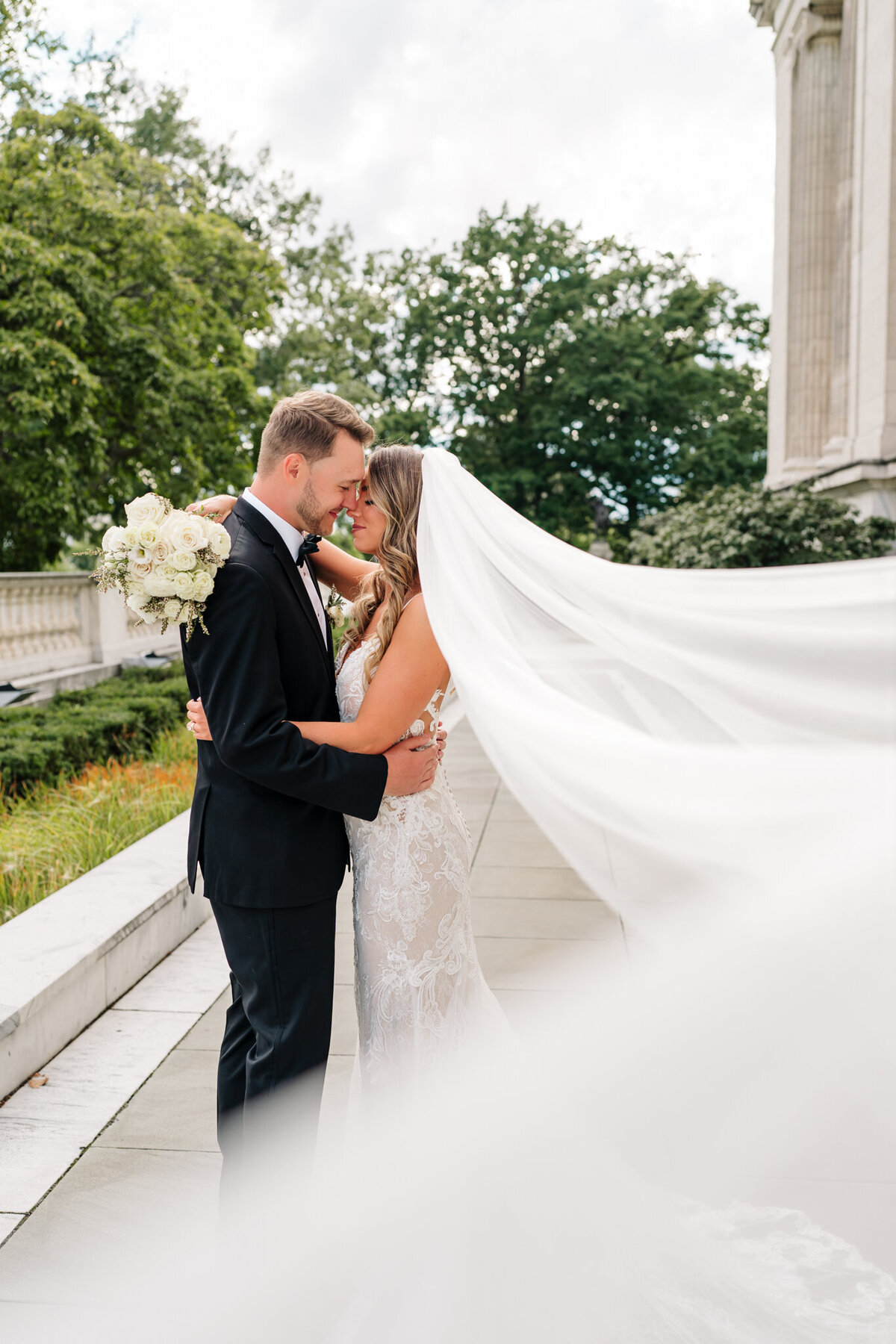 Elegant fall wedding of Halle and Trevor in Ohio, full of emotional moments and bridal party joy. Captured by Selah Photo Co., specializing in timeless wedding photography.