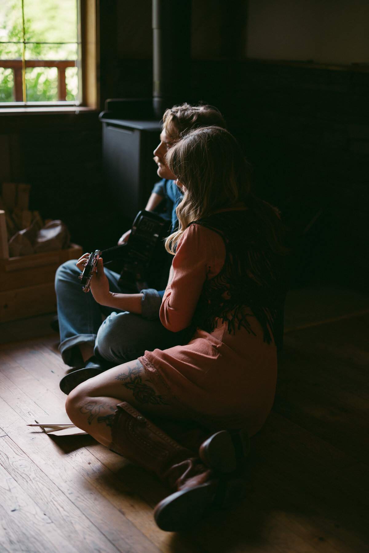 vpc-couples-vintage-cabin-shoot-43