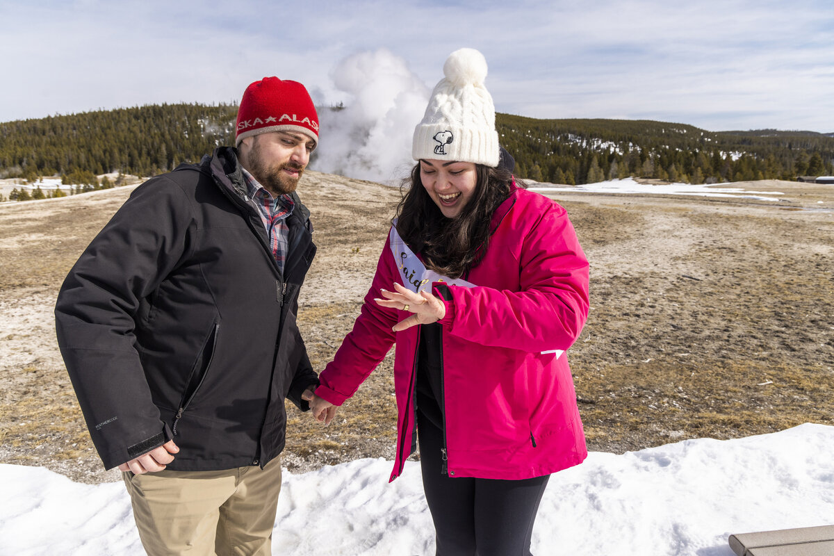 Shanna-Mae-Photography-Montana-Photographer-Surprise-Proposal-Yellowstone-Old-Faithful-014