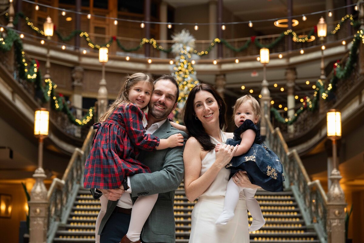 ChristmasFamilyPhotosMedinaOhioPositivelyPortraits-14