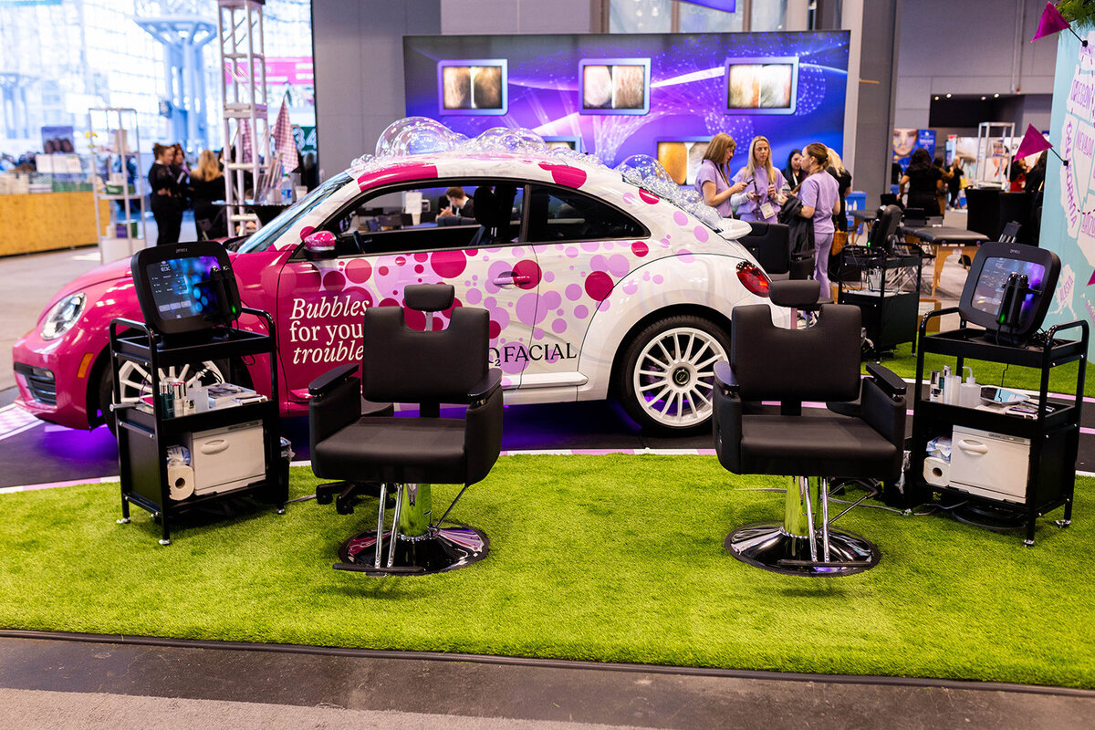 javitz-center-branding-glofacial-30_websize