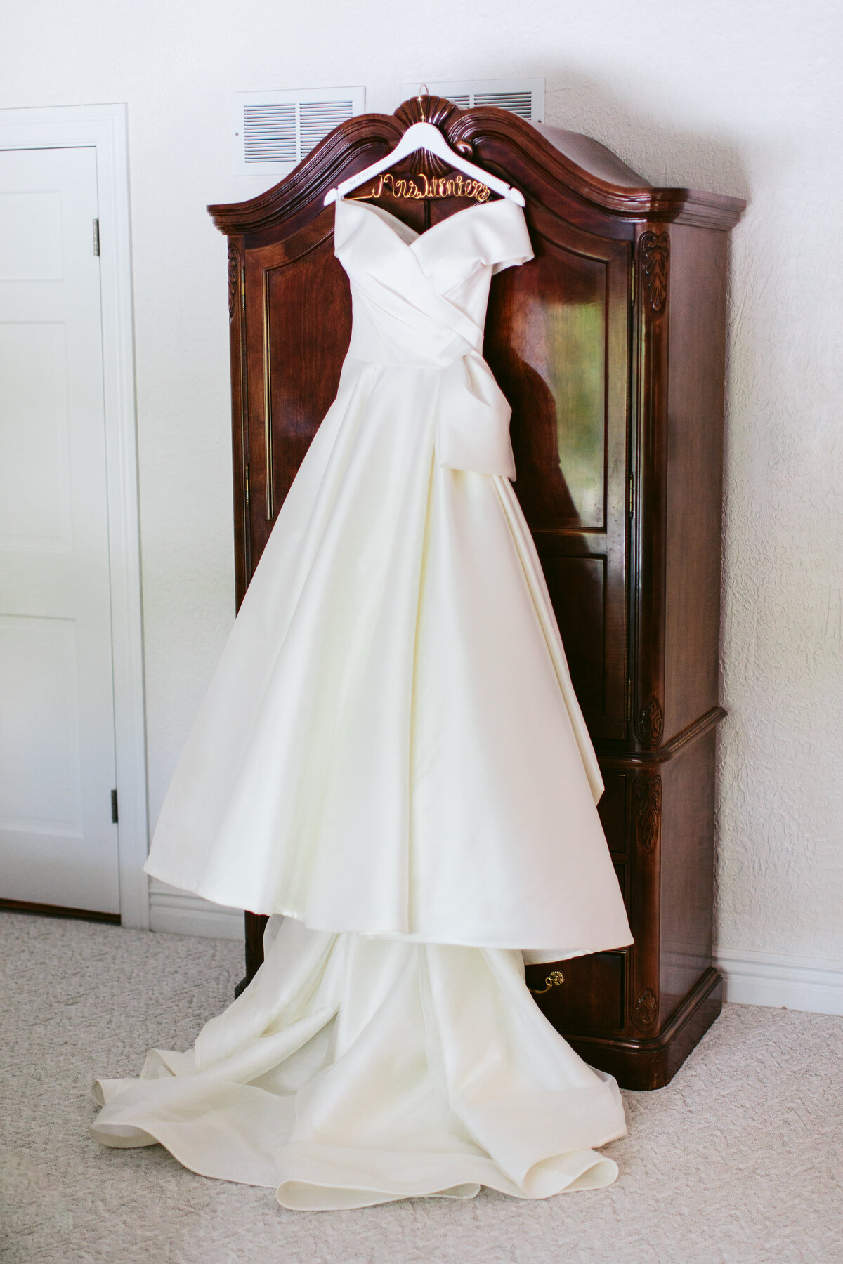 NicodemCreative-Kitty+SpencerWedding-ButterfieldCountryClub-69