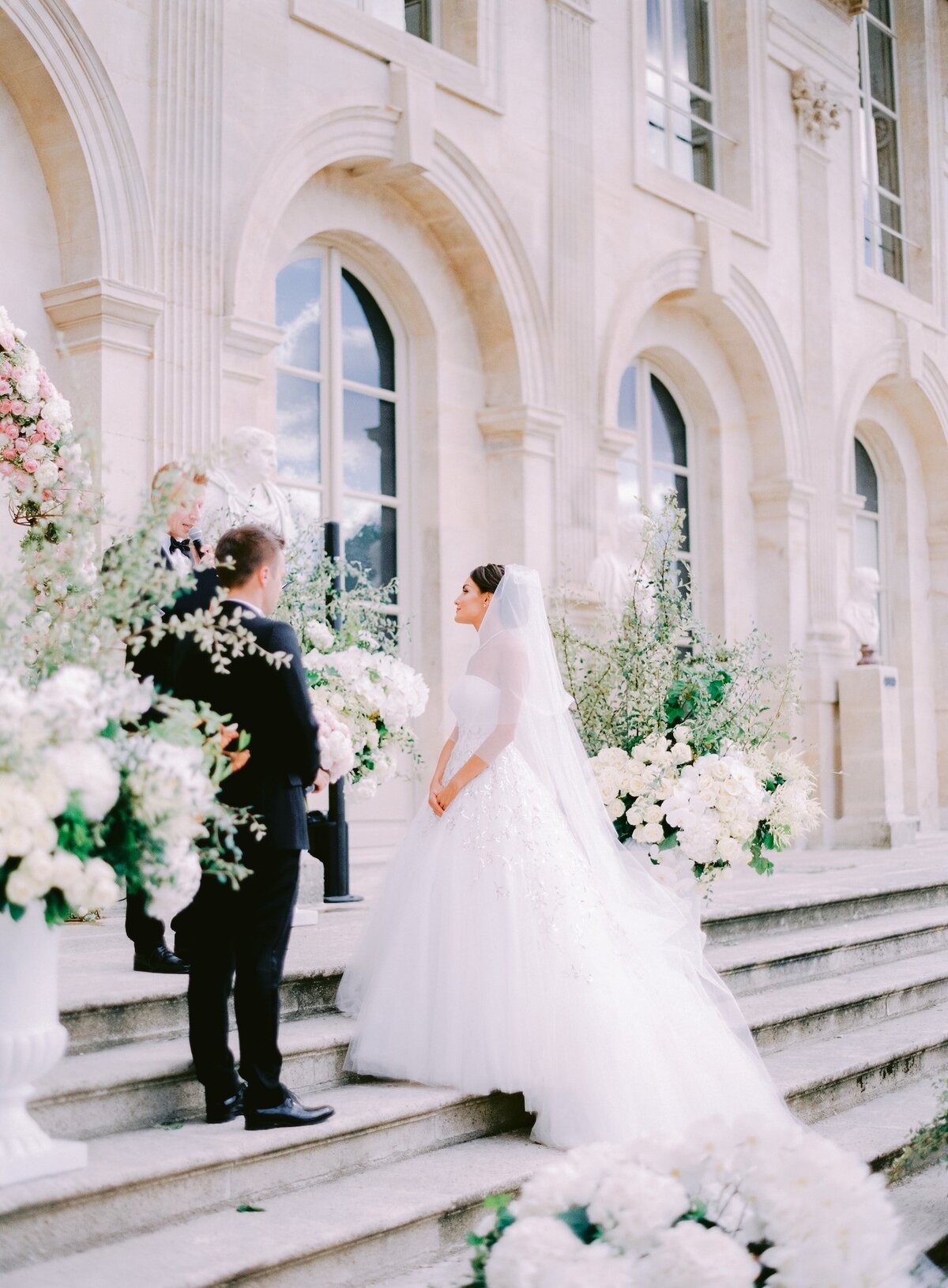 chateau-de-chantilly-luxury-wedding-phototographer-in-paris (31 of 59)