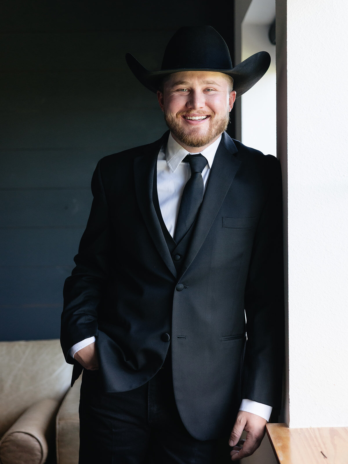 2025-10-11_DykesWeddingPreviews_MollyMurphyPhotography-11