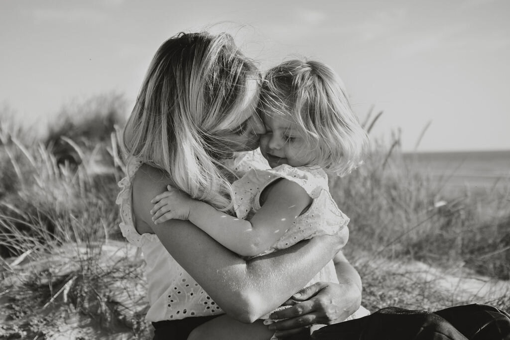 motherhood-photography-beach-brunswick-heads