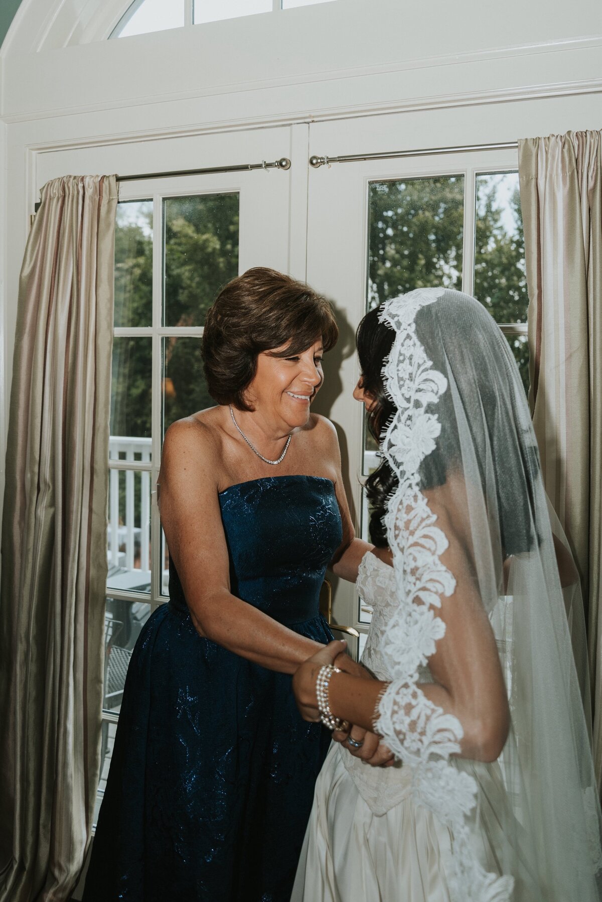 KATHLEEN-NICK-SUMMER-WEDDING-AT-BUTTERMILK-FALLS-INN-NY_PHOTOS_BY_MARIA_B_LUNG_0220