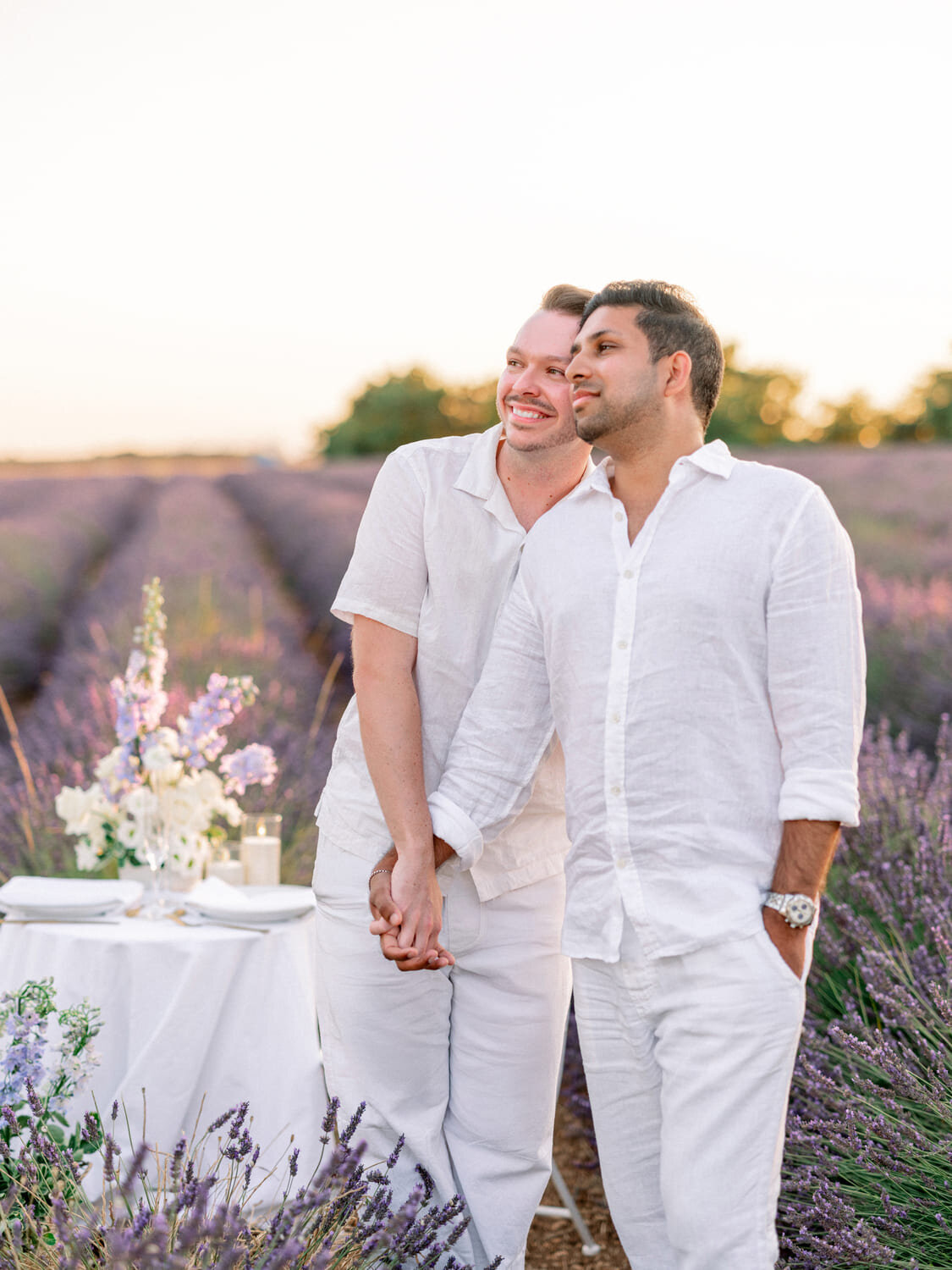 Marriage-proposal-in-the-lavender-fields4