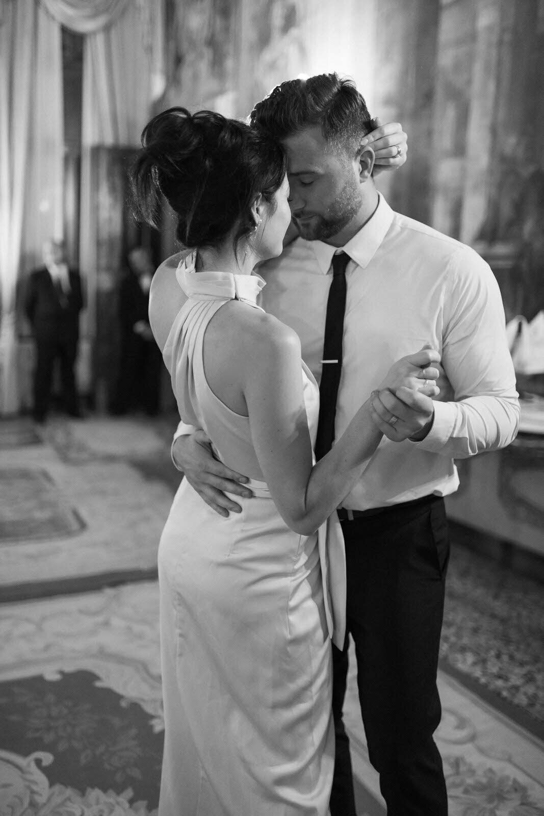 Flora_And_Grace_Editorial_Venice_Analog_Editorial_Wedding_Photographer (1 von 1)-128