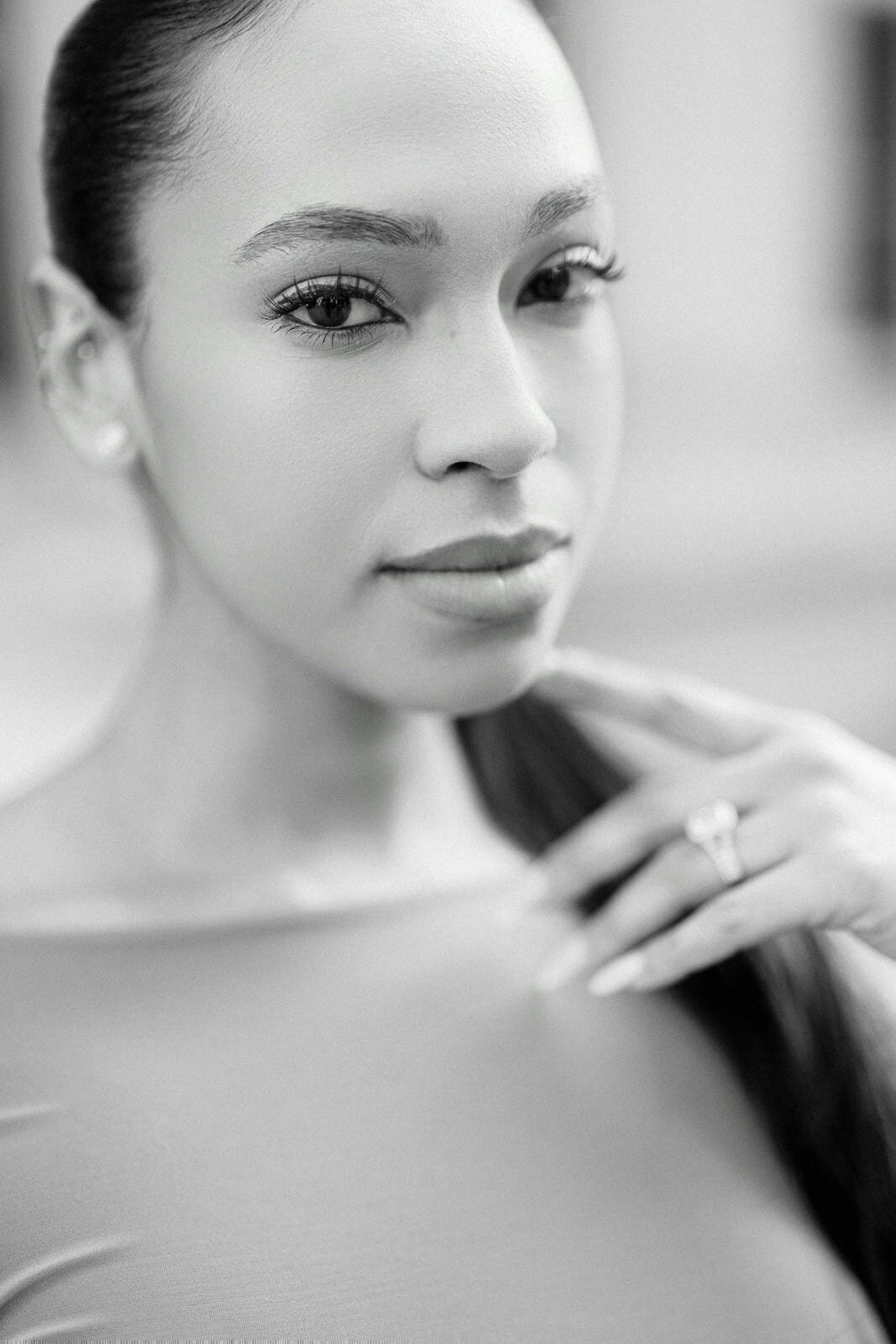 E11-Engagement-photo-shoot-in-Downtown-Toronto-Maria-and-DeVon-2025-04-14-2500px-1005