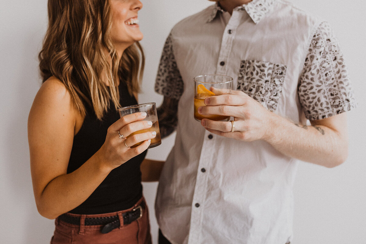 Couples-photoshoot-mixing-drinks-together41