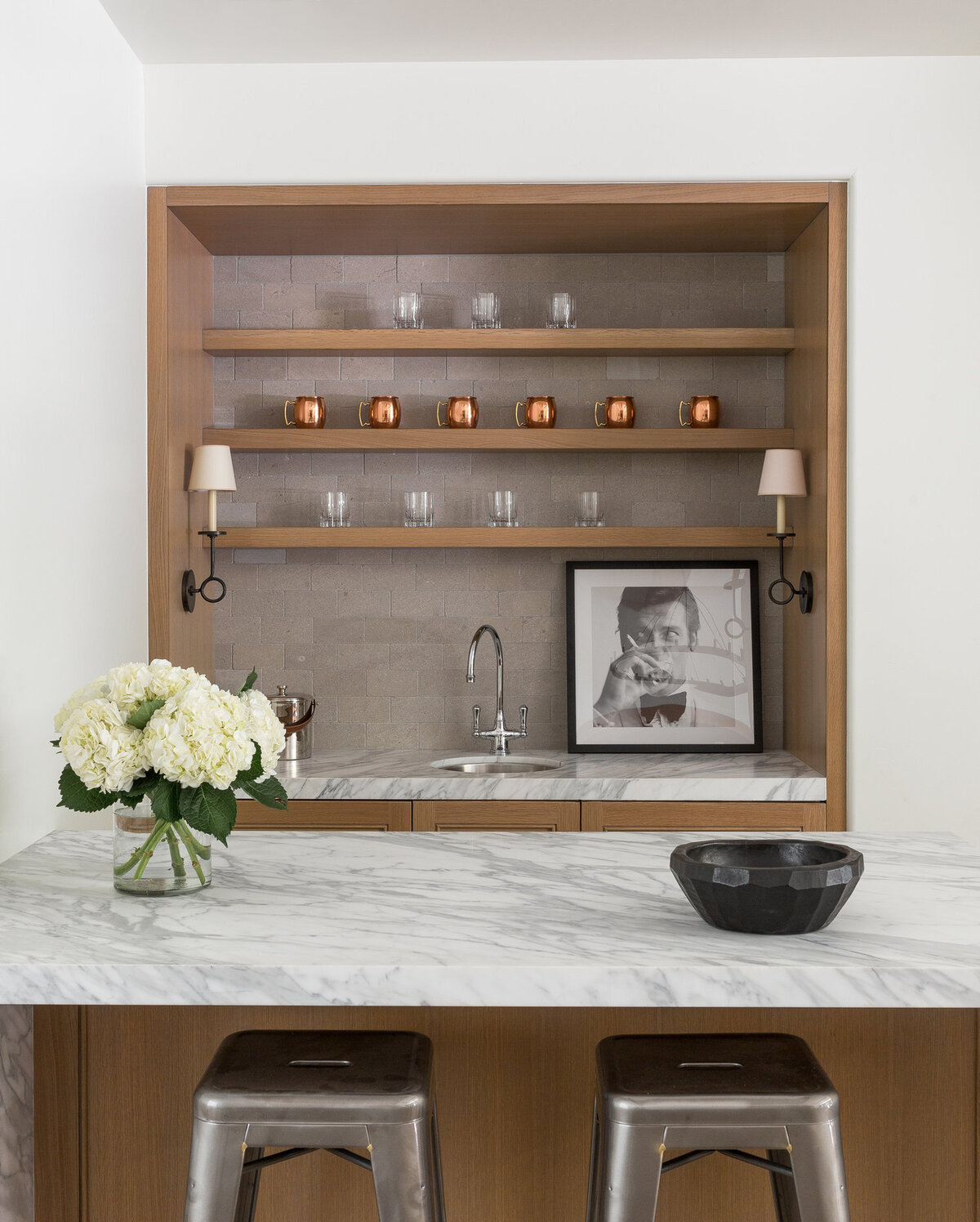 Marble-bar-in-living-room