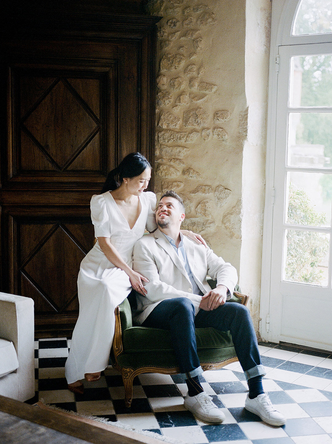 7. Elise_and_Zach-Chateau_de_Courcelles_le_Roy_PreWeddingDay-Andrew_and_Ada_Photography-079_websize